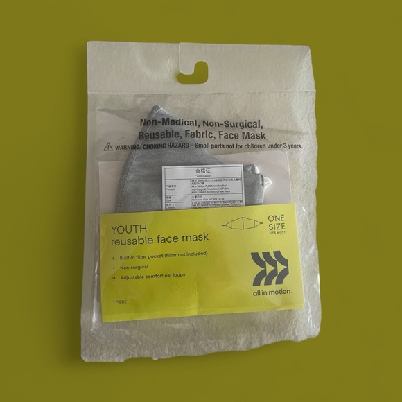 All in Motion™ Kids' Fabric youth reusable Face Mask - (Lot Of 4) - Picture 4 of 5